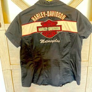 Harley Davidson Woman’s Zip up and embroidered Large